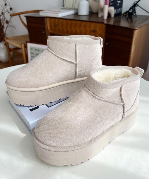 moment+(モーメントプラス)の「ボリューム厚底フェイクムートンブーツ(ブーツ・レディース・アイボリー/モカ/ブラック/キャメル・M/LL/S/L)」の2枚目の写真