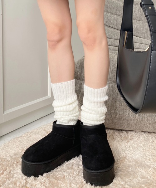 moment+(モーメントプラス)の「ボリューム厚底フェイクムートンブーツ(ブーツ・レディース・アイボリー/モカ/ブラック/キャメル・M/LL/S/L)」の16枚目の写真