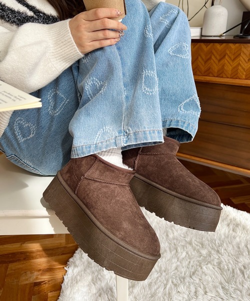 moment+(モーメントプラス)の「ボリューム厚底フェイクムートンブーツ(ブーツ・レディース・アイボリー/モカ/ブラック/キャメル・M/LL/S/L)」の21枚目の写真