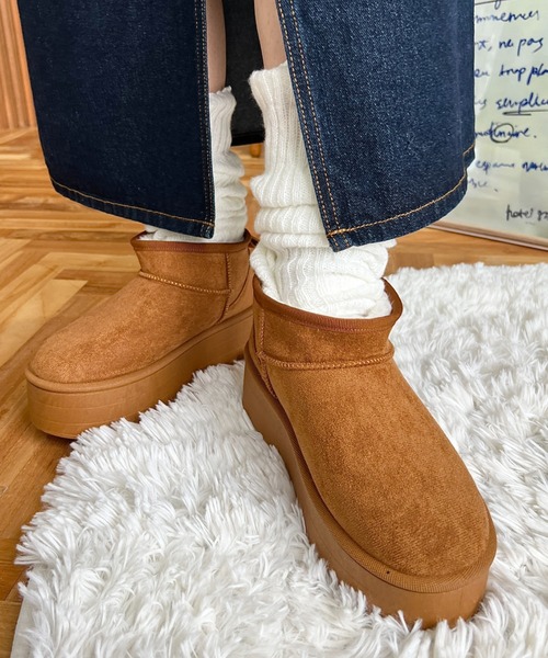 moment+(モーメントプラス)の「ボリューム厚底フェイクムートンブーツ(ブーツ・レディース・アイボリー/モカ/ブラック/キャメル・M/LL/S/L)」の11枚目の写真