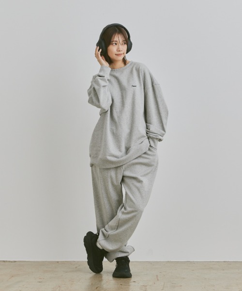 flaner（フラネ）の「Loose flaner logo sweat / ルーズflanerロゴスウェット（スウェット・レディース・グレー/オリーブ/ブラック/ネイビー・MEDIUM/LARGE）」の21枚目の写真