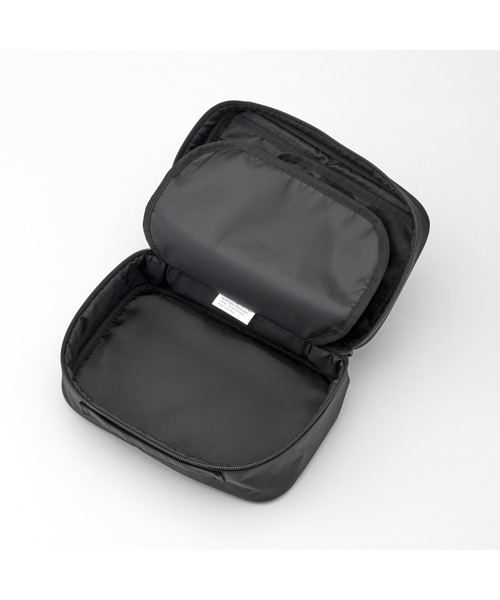 無印良品（ムジルシリョウヒン）の「ナイロンメイクボックス／Ｓ　黒／約２３×１５．５×９ｃｍ（ポーチ・レディース・ブラック・FREE）」の3枚目の写真