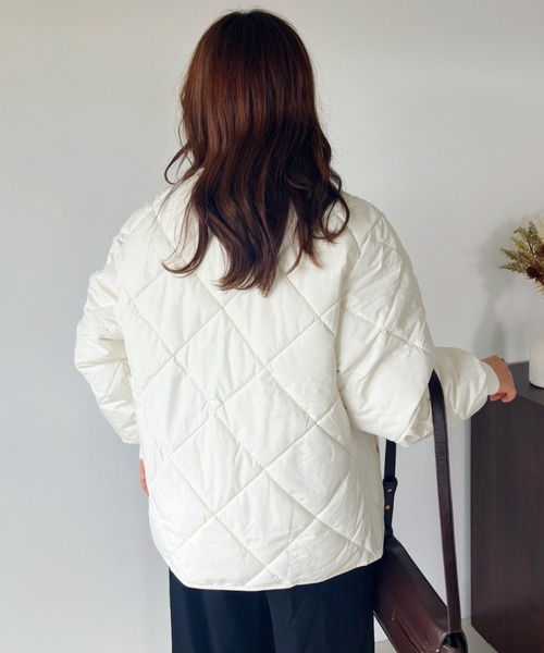CLEA（クレア）の「キルティングノーカラーブルゾン（ブルゾン・レディース・ブラウン/アイボリー/ブラック・FREE）」の6枚目の写真