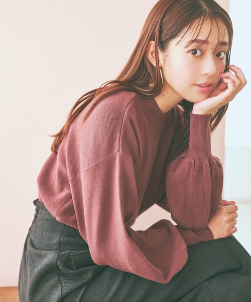 mysty woman（ミスティウーマン）の「【WEB限定カラー有】ボリュームスリーブハイネックニット　978476（ニット/セーター・レディース・ライトブルー/モカ/ライトグリーン/アイボリー/ピンク/ブラック/レッド/ダークブラウン/ライトブラウン・FREE）」の4枚目の写真