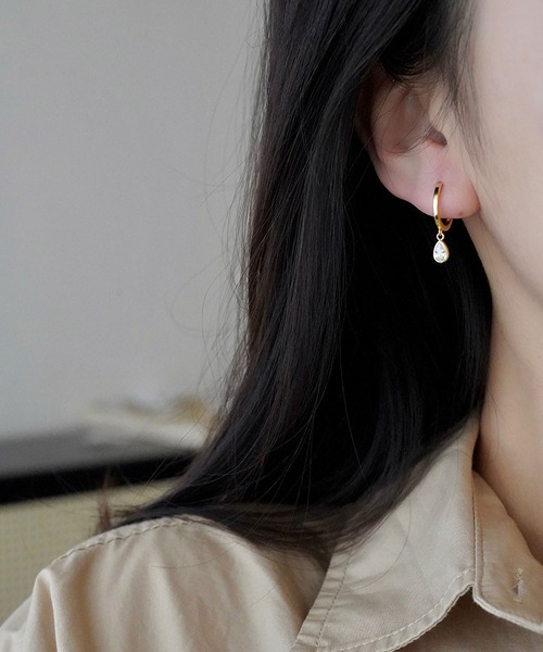 LA VORAGINE(ラ ヴォラジネ)の「金属アレルギー対応エコジルコンピアス(ピアス(両耳用)・レディース・シルバー/ゴールド・FREE)」の1枚目の写真