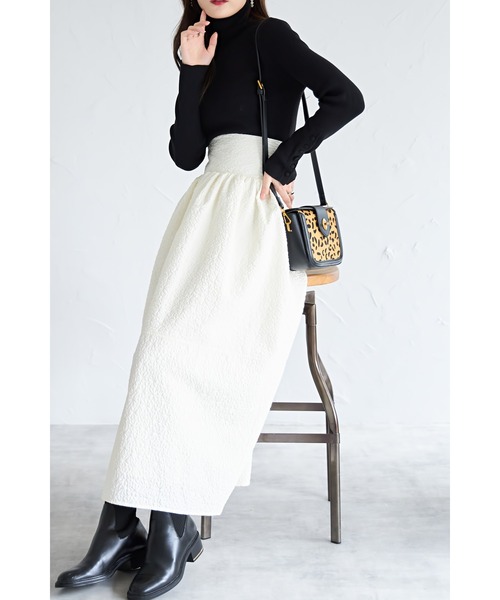 &. NOSTALGIA（アンドドットノスタルジア）の「【ZOZO限定】袖ボタンタートルニットプルオーバー（ニット/セーター・レディース・アイボリー/ブラック/ホワイト×ブラック/グレー・FREE）」の10枚目の写真