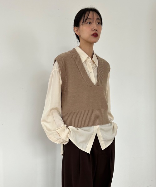 Didot.showroom（ディドット ショールーム）の「Vネック クロップド ベスト（ベスト・レディース・グリーン/モカ/クリーム・FREE）」の17枚目の写真