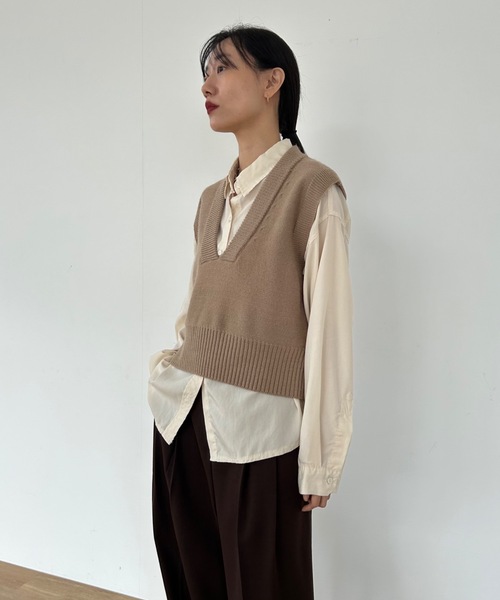 Didot.showroom（ディドット ショールーム）の「Vネック クロップド ベスト（ベスト・レディース・グリーン/モカ/クリーム・FREE）」の14枚目の写真