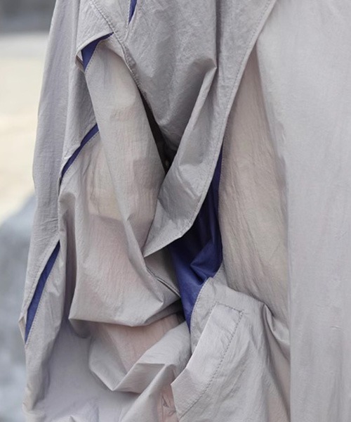 ROOPTOKYO（ループトウキョウ）の「▲DEFORMATION DESIGN JACKET/変形 デザインナイロンジャケット レイヤード Y2K（ナイロンジャケット・メンズ・ホワイト/グレー・M/XL/L）」の5枚目の写真