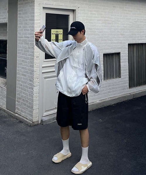 ROOPTOKYO（ループトウキョウ）の「▲DEFORMATION DESIGN JACKET/変形 デザインナイロンジャケット レイヤード Y2K（ナイロンジャケット・メンズ・ホワイト/グレー・M/XL/L）」の4枚目の写真