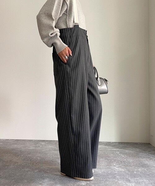 fredy emue（フレディエミュ）の「サスペンダー付きオーバーパンツ（サロペット/オーバーオール・レディース・ブラック系その他3/ブルー系その他7・38）」の14枚目の写真