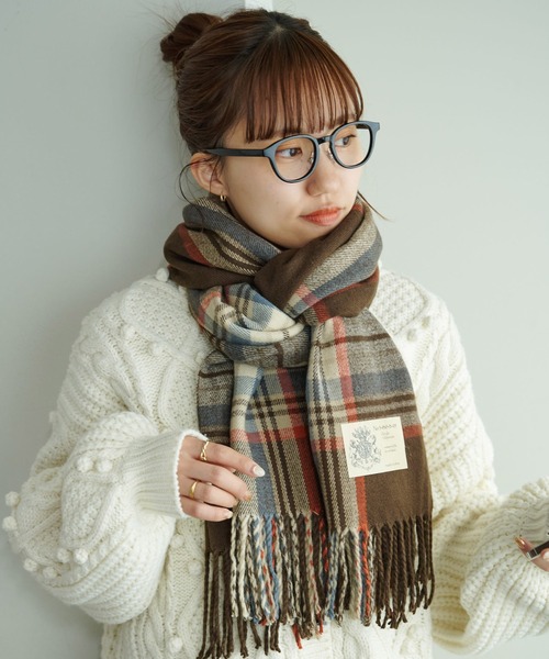 DISCOAT（ディスコート）の「チェック大判ストール（ストール/ショール・レディース・ピンクベージュ/ブラウン/イエロー/ネイビー/モカ/ブルー/キャメル・FREE）」の3枚目の写真