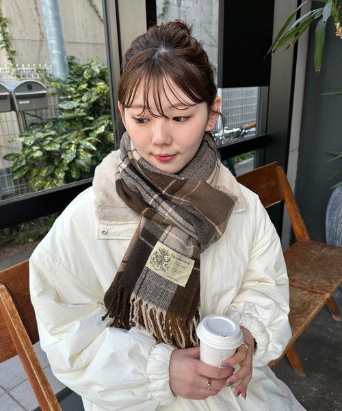 DISCOAT（ディスコート）の「チェック大判ストール（ストール/ショール・レディース・ピンクベージュ/ブラウン/イエロー/ネイビー/モカ/ブルー/キャメル・FREE）」の19枚目の写真