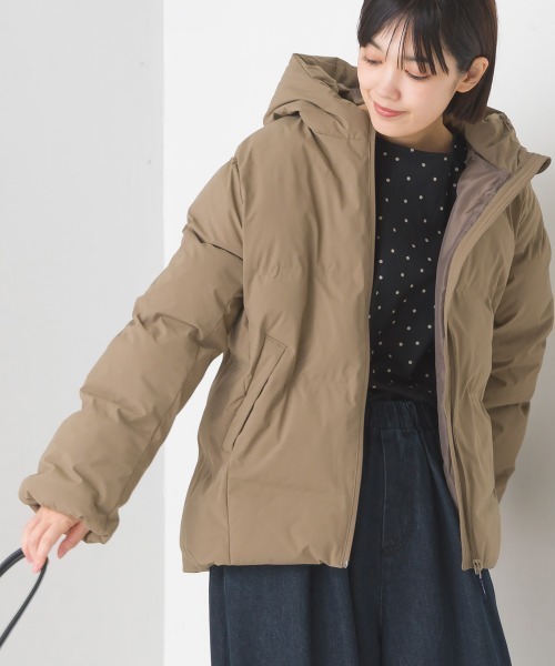 OMNES(オムネス)の「撥水加工シームレスファイバーダウンブルゾン(ブルゾン・レディース・ブラック/カーキ/モカ/アイボリー・MEDIUM/LARGE)」の22枚目の写真