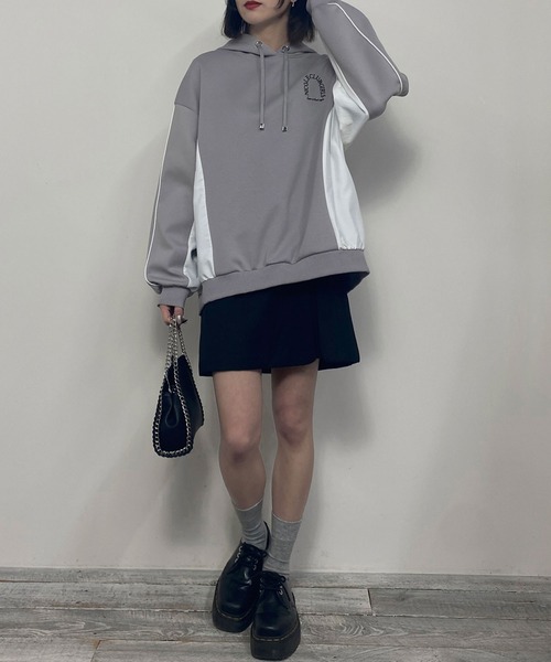 NICOLE CLUB（ニコル　クラブ）の「異素材ドッキングフーディー（パーカー・レディース・グレー/オフホワイト/チャコールグレー・FREE）」の15枚目の写真