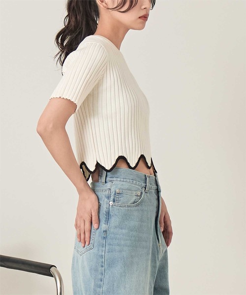 miette(ミエット)の「ウェーブヘムショートリブトップス(ニット/セーター・レディース・カーキ/レッド/オフホワイト/ブルー・FREE)」の6枚目の写真