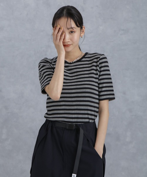 NANO universe(ナノユニバース)の「Robert P. Miller/別注 Prib H/S Crew Tee(Tシャツ/カットソー・レディース・ブラック/アイボリー/ライトブルー・FREE)」の4枚目の写真