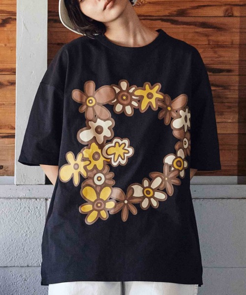 ムラサキスポーツ(ムラサキスポーツ)の「DEAR LAUREL/ディアローレル Tシャツ Graphic T-shirts "Flower D" D24S2108(Tシャツ/カットソー・メンズ・ブラック/ホワイト・M/L)」の2枚目の写真