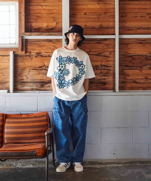 ムラサキスポーツ(ムラサキスポーツ)の「DEAR LAUREL/ディアローレル Tシャツ Graphic T-shirts "Flower D" D24S2108(Tシャツ/カットソー・メンズ・ブラック/ホワイト・M/L)」の8枚目の写真