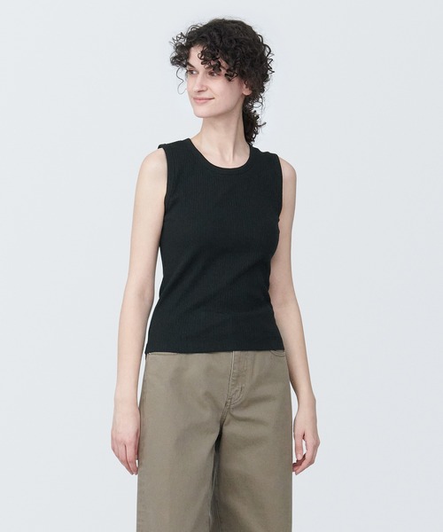 無印良品（ムジルシリョウヒン）の「婦人　ランダムリブタンクトップ（タンクトップ・レディース・オフホワイト/ライトグレー系2/ライトグリーン/ベージュ系1/オレンジ/ブラック・XL/L/M/S/XS）」の3枚目の写真