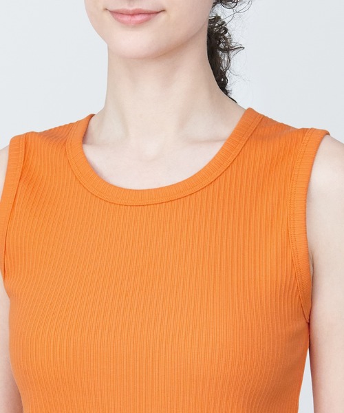 無印良品（ムジルシリョウヒン）の「婦人　ランダムリブタンクトップ（タンクトップ・レディース・オフホワイト/ライトグレー系2/ライトグリーン/ベージュ系1/オレンジ/ブラック・XL/L/M/S/XS）」の7枚目の写真