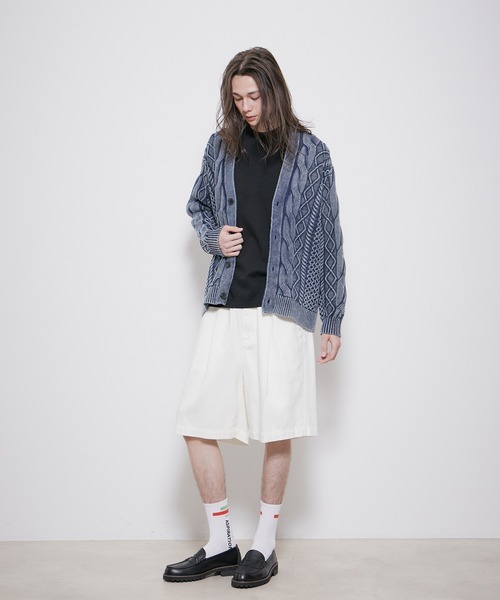 ADAM ET ROPE'(アダムエロペ)の「バルキーケーブル ストーンウォッシュカーディガン / ルーズシルエット(カーディガン/ボレロ・メンズ・スミクロ/ブルー系その他4・L/M)」の11枚目の写真