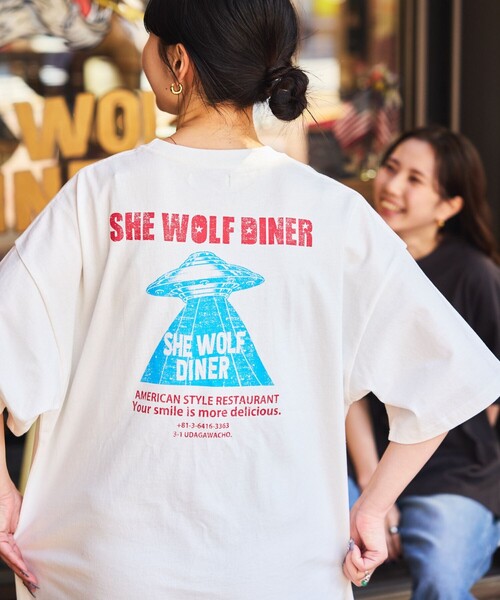FREAK'S STORE（フリークスストア）の「限定展開 SHE WOLF DINER×FREAK'S STORE/シーウルフダイナー 別注 ビッグシルエット バックプリントTシャツ/UFO（Tシャツ/カットソー・メンズ・ブラック系その他2/ホワイト/ブラック系その他・LARGE/MEDIUM/SMALL）」の19枚目の写真