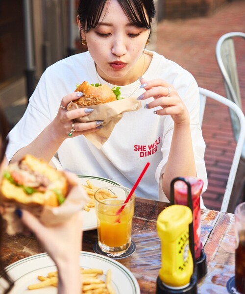 FREAK'S STORE（フリークスストア）の「限定展開 SHE WOLF DINER×FREAK'S STORE/シーウルフダイナー 別注 ビッグシルエット バックプリントTシャツ/UFO（Tシャツ/カットソー・メンズ・ブラック系その他2/ホワイト/ブラック系その他・LARGE/MEDIUM/SMALL）」の13枚目の写真