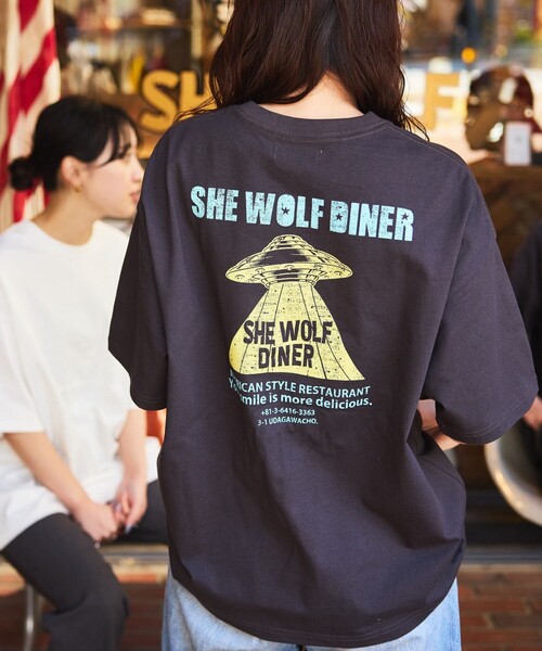 FREAK'S STORE（フリークスストア）の「限定展開 SHE WOLF DINER×FREAK'S STORE/シーウルフダイナー 別注 ビッグシルエット バックプリントTシャツ/UFO（Tシャツ/カットソー・メンズ・ブラック系その他2/ホワイト/ブラック系その他・LARGE/MEDIUM/SMALL）」の15枚目の写真