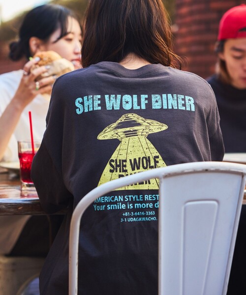 FREAK'S STORE（フリークスストア）の「限定展開 SHE WOLF DINER×FREAK'S STORE/シーウルフダイナー 別注 ビッグシルエット バックプリントTシャツ/UFO（Tシャツ/カットソー・メンズ・ブラック系その他2/ホワイト/ブラック系その他・LARGE/MEDIUM/SMALL）」の17枚目の写真
