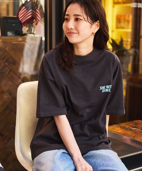 FREAK'S STORE（フリークスストア）の「限定展開 SHE WOLF DINER×FREAK'S STORE/シーウルフダイナー 別注 ビッグシルエット バックプリントTシャツ/UFO（Tシャツ/カットソー・メンズ・ブラック系その他2/ホワイト/ブラック系その他・LARGE/MEDIUM/SMALL）」の8枚目の写真