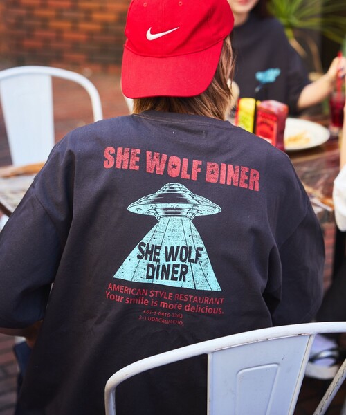 FREAK'S STORE（フリークスストア）の「限定展開 SHE WOLF DINER×FREAK'S STORE/シーウルフダイナー 別注 ビッグシルエット バックプリントTシャツ/UFO（Tシャツ/カットソー・メンズ・ブラック系その他2/ホワイト/ブラック系その他・LARGE/MEDIUM/SMALL）」の12枚目の写真