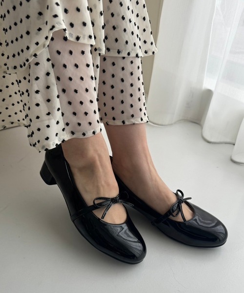 one after another NICE CLAUP（ワンアフターアナザーナイスクラップ）の「リボンストラップ付きパンプス（パンプス・レディース・ブラック/ベージュ・LL/L/M/S）」の5枚目の写真