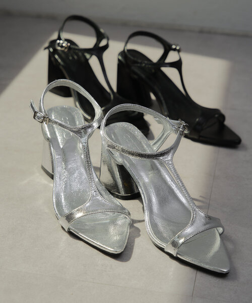 Chico（チコ）の「Tストラップサンダル（サンダル・レディース・ブラック/ブルー/シルバー・SMALL/MEDIUM/LARGE）」の4枚目の写真