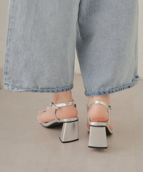 Chico（チコ）の「Tストラップサンダル（サンダル・レディース・ブラック/ブルー/シルバー・SMALL/MEDIUM/LARGE）」の7枚目の写真