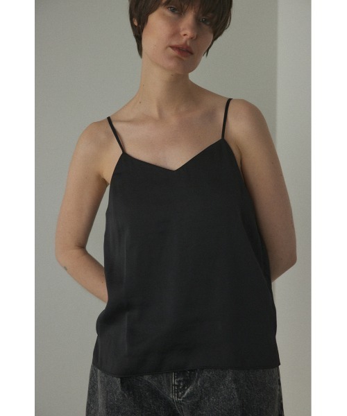 BLACK BY MOUSSY(ブラックバイマウジー)の「satin camisole(サテンキャミソール)(キャミソール・レディース・オフホワイト/ブルー/ブラック・FREE)」の3枚目の写真