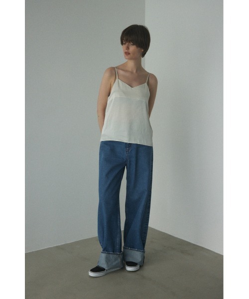 BLACK BY MOUSSY(ブラックバイマウジー)の「satin camisole(サテンキャミソール)(キャミソール・レディース・オフホワイト/ブルー/ブラック・FREE)」の4枚目の写真