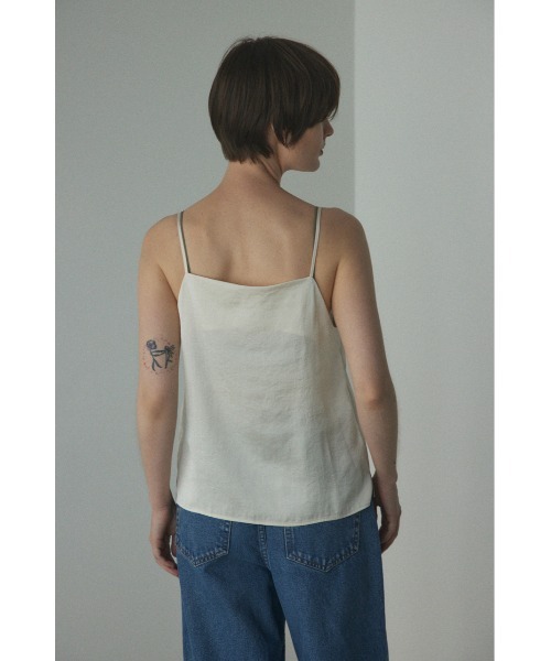 BLACK BY MOUSSY(ブラックバイマウジー)の「satin camisole(サテンキャミソール)(キャミソール・レディース・オフホワイト/ブルー/ブラック・FREE)」の6枚目の写真