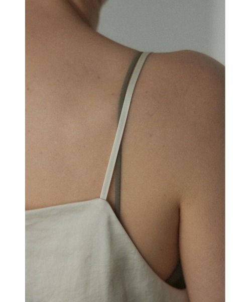 BLACK BY MOUSSY(ブラックバイマウジー)の「satin camisole(サテンキャミソール)(キャミソール・レディース・オフホワイト/ブルー/ブラック・FREE)」の8枚目の写真