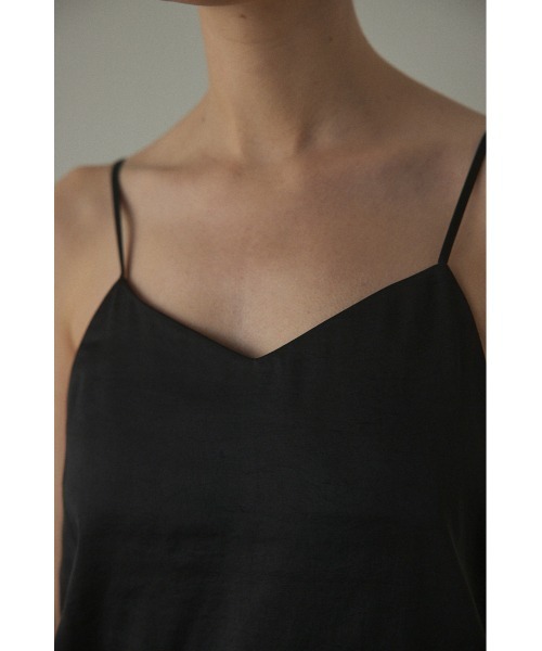 BLACK BY MOUSSY(ブラックバイマウジー)の「satin camisole(サテンキャミソール)(キャミソール・レディース・オフホワイト/ブルー/ブラック・FREE)」の14枚目の写真