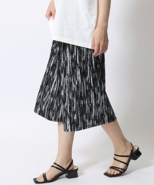 Salong hameu（サロン ハミュー）の「「着用動画あり」ストレッチ ガウチョパンツ/イージーパンツ/スカーチョ/ステテコ/無地・総柄・ライン柄・花柄・アニマル柄（その他パンツ・レディース・レオパード/カーキオリーブ/ブラック系その他3/ネイビー/グレイッシュベージュ/ブラック系その他2/ブラック/ネイビー系1/ブラック系その他5/ゼブラ/ブラック系その他4/ブラック系その他6・L/M）」の4枚目の写真