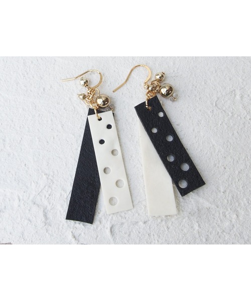 tone(トーン)の「【chez vous】Hole ピアス(MA)(ピアス(両耳用)・レディース・レッド/ブルー/グリーン/ブラック・FREE)」の2枚目の写真