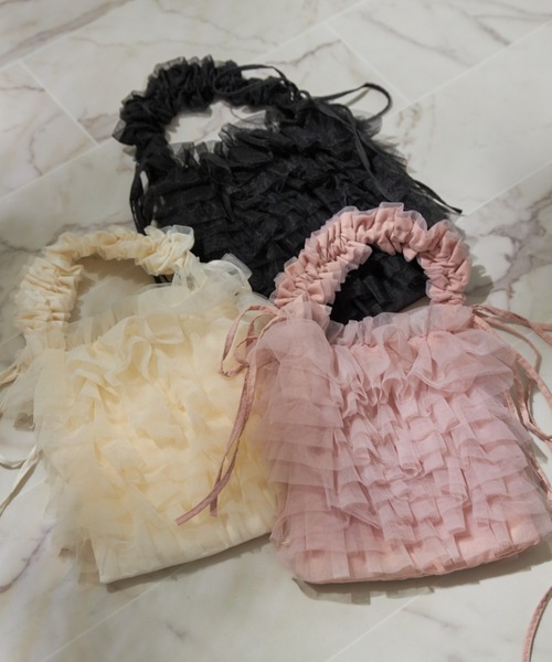 tocco closet(トッコ クローゼット)の「【ZOZO限定】ギャザーフリルチュールドロストバッグ(ショルダーバッグ・レディース・ブラック/アイボリー/ピンク・FREE)」の3枚目の写真
