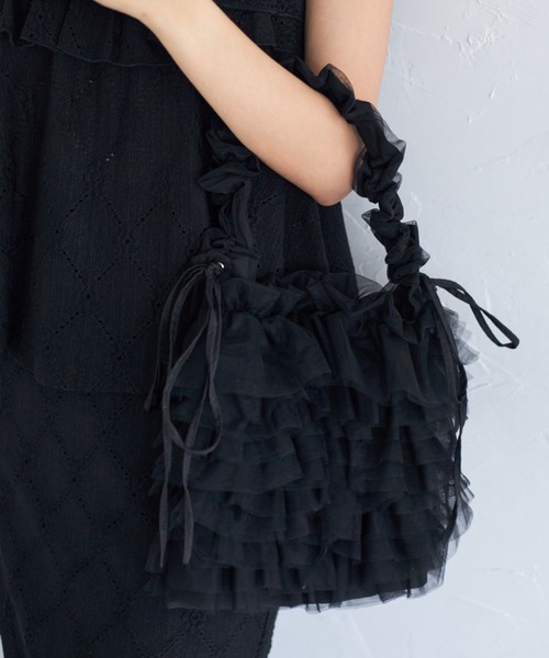 tocco closet(トッコ クローゼット)の「【ZOZO限定】ギャザーフリルチュールドロストバッグ(ショルダーバッグ・レディース・ブラック/アイボリー/ピンク・FREE)」の1枚目の写真