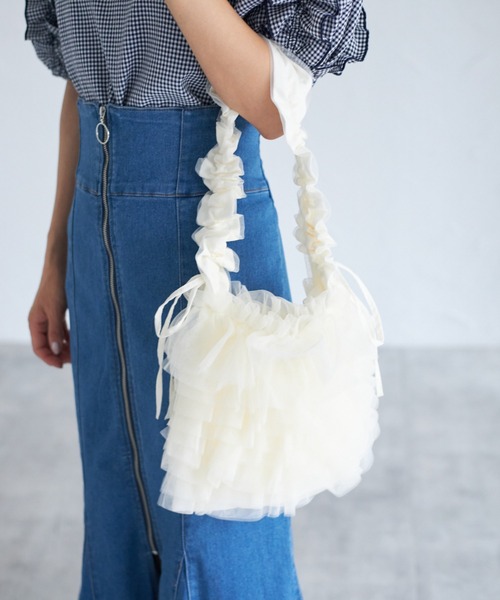 tocco closet(トッコ クローゼット)の「【ZOZO限定】ギャザーフリルチュールドロストバッグ(ショルダーバッグ・レディース・ブラック/アイボリー/ピンク・FREE)」の4枚目の写真