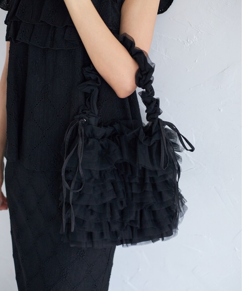 tocco closet(トッコ クローゼット)の「【ZOZO限定】ギャザーフリルチュールドロストバッグ(ショルダーバッグ・レディース・ブラック/アイボリー/ピンク・FREE)」の16枚目の写真
