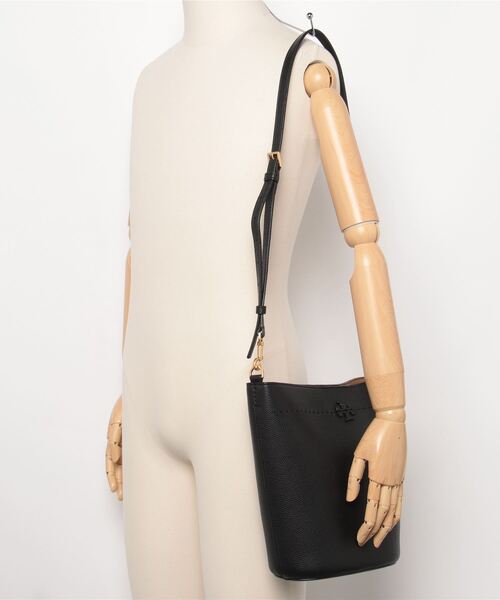 ECHELLE Liberte（エシェルリベルテ）の「TORY BURCH MCGRAW BUCKET BAG リーバーチ マックグロー バケットバッグ（ショルダーバッグ・レディース・ライトブラウン/ブラック・FREE）」の17枚目の写真