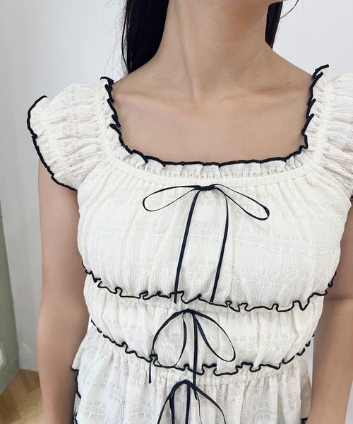 one after another NICE CLAUP（ワンアフターアナザーナイスクラップ）の「フリルメロービスチェ（タンクトップ・レディース・ブラック/レッド/アイボリー・FREE）」の5枚目の写真