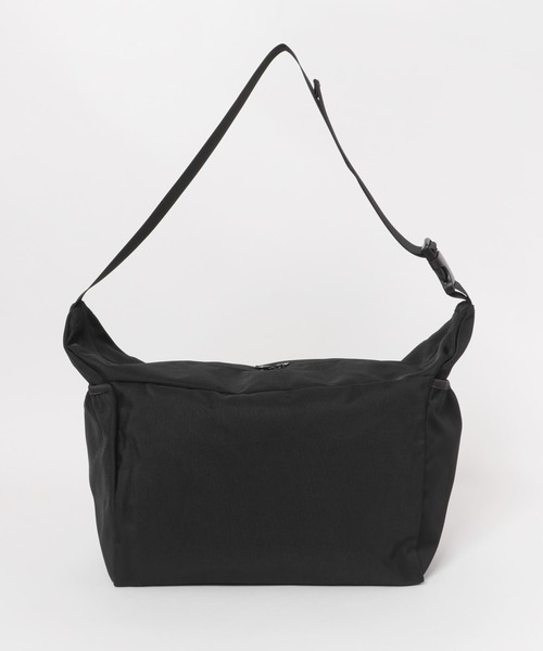 URBAN RESEARCH DOORS(アーバンリサーチドアーズ)の「サイドポケットショルダーバッグ 18L(ショルダーバッグ・メンズ・ブラック/グレー・-)」の9枚目の写真