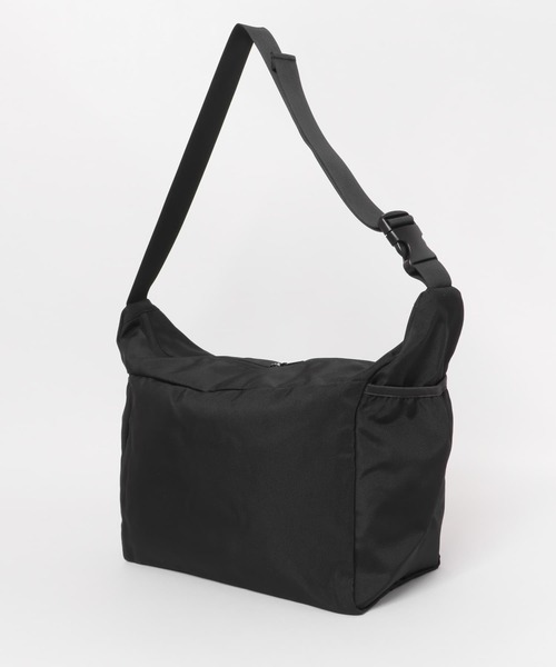 URBAN RESEARCH DOORS(アーバンリサーチドアーズ)の「サイドポケットショルダーバッグ 18L(ショルダーバッグ・メンズ・ブラック/グレー・-)」の10枚目の写真